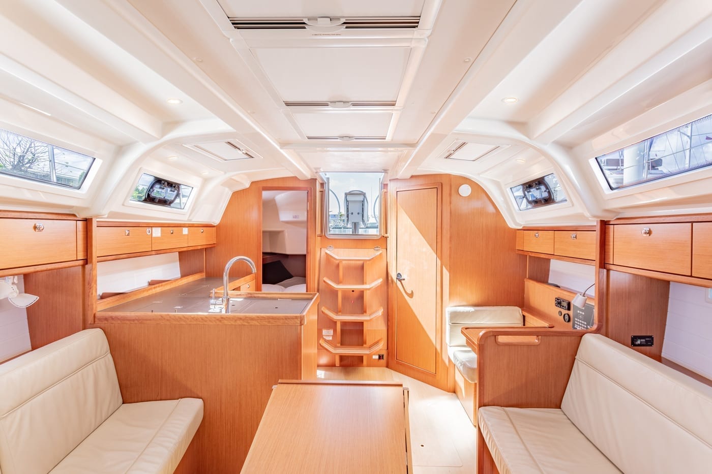 Bavaria cruiser 37 'Sailing Today’ Interior