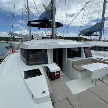 Bali 4.8 sailing catamaran